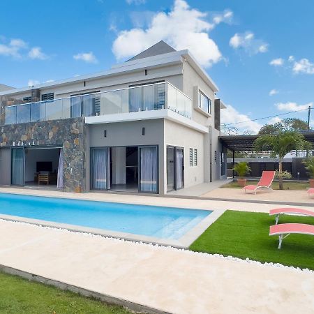Spacious 4 Bedrooms Villa With Infinity Pool Гранд-Бэй Экстерьер фото