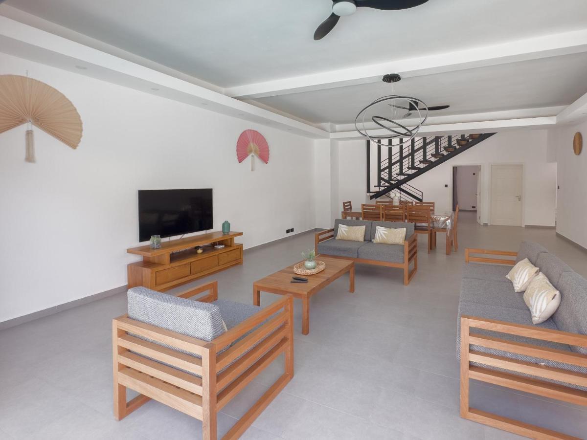 Spacious 4 Bedrooms Villa With Infinity Pool Гранд-Бэй Экстерьер фото