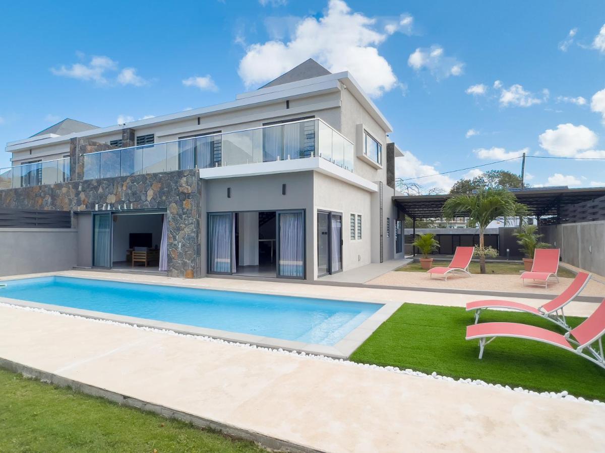Spacious 4 Bedrooms Villa With Infinity Pool Гранд-Бэй Экстерьер фото