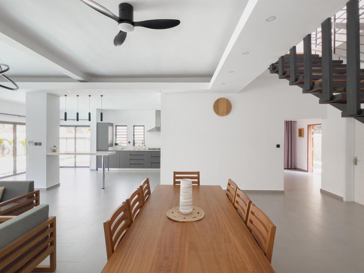 Spacious 4 Bedrooms Villa With Infinity Pool Гранд-Бэй Экстерьер фото