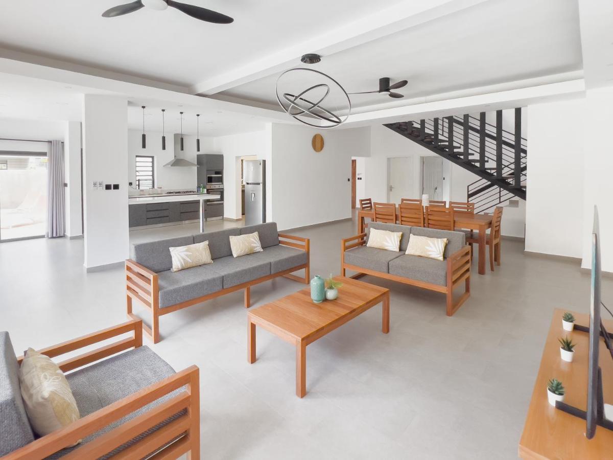 Spacious 4 Bedrooms Villa With Infinity Pool Гранд-Бэй Экстерьер фото