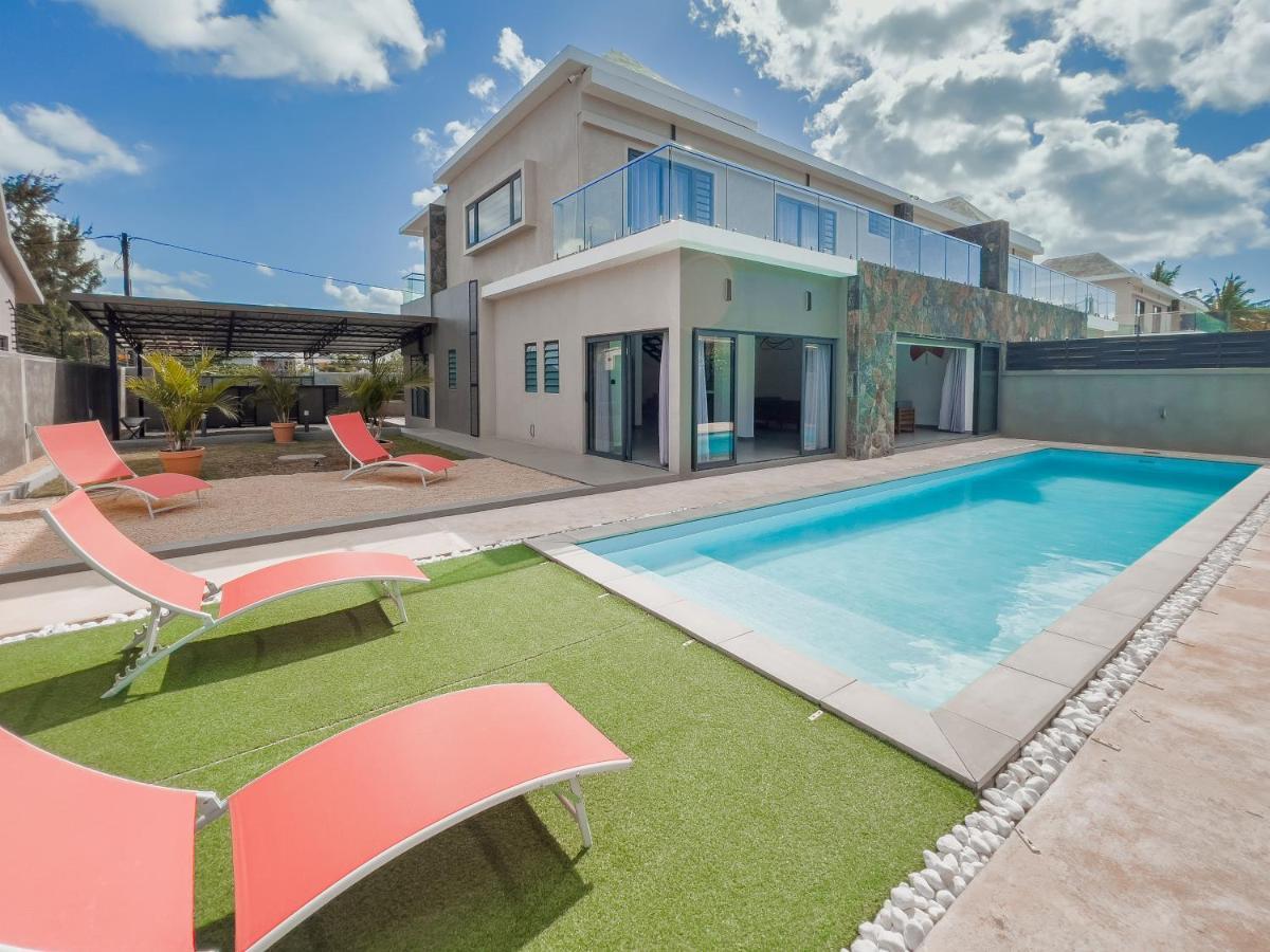 Spacious 4 Bedrooms Villa With Infinity Pool Гранд-Бэй Экстерьер фото